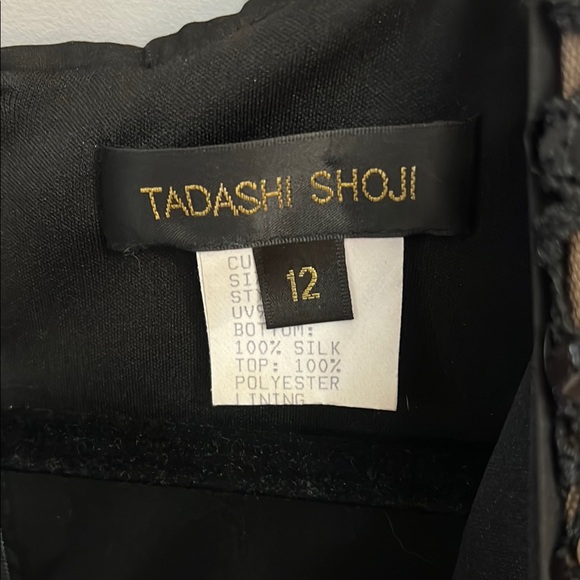 Black Ruched Sheath Dress with V-Neck and Cap Sleeves for Cocktail - Picture 2 of 5